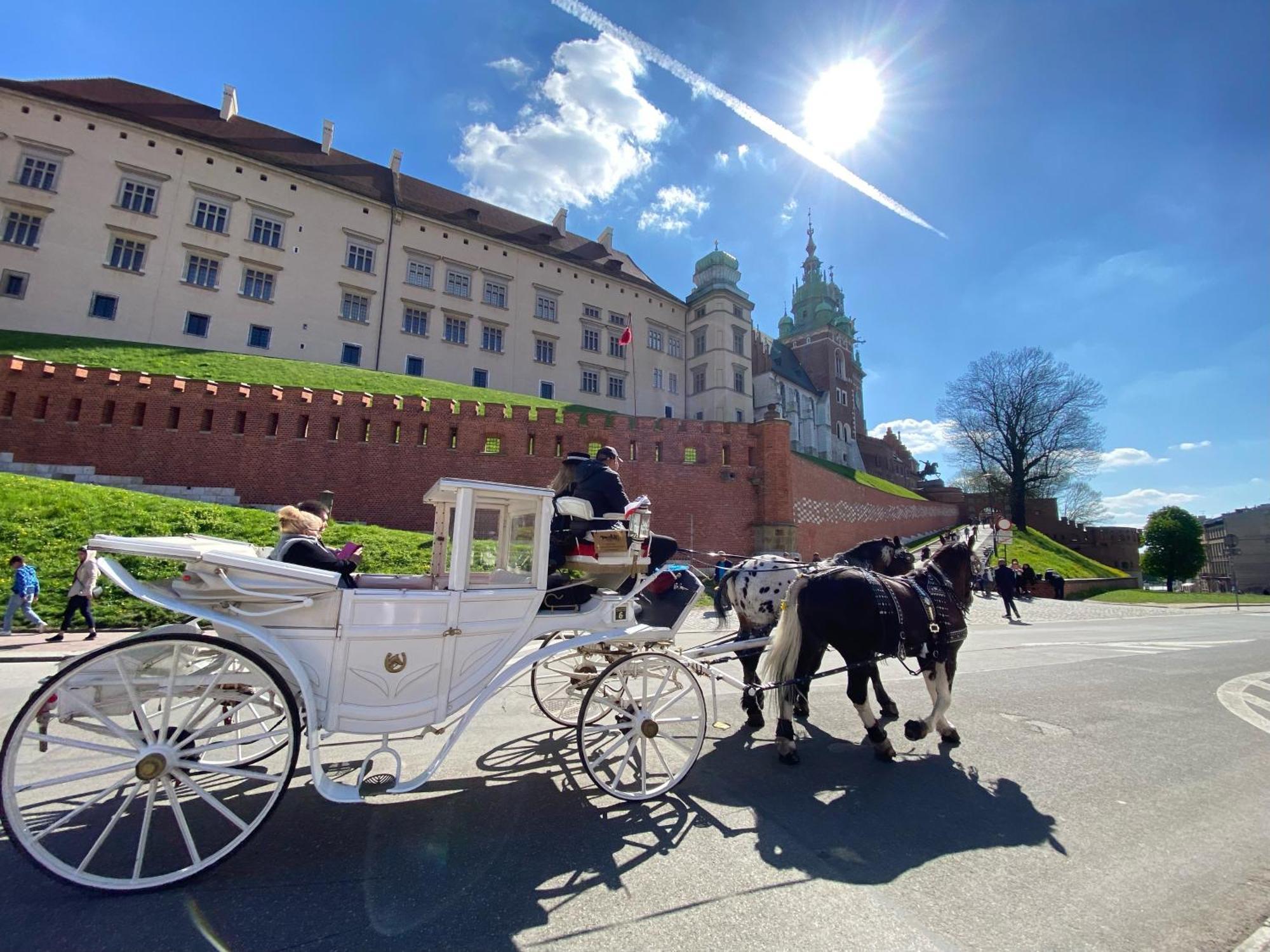 Lux Stays By Torres At K39 Краків Екстер'єр фото